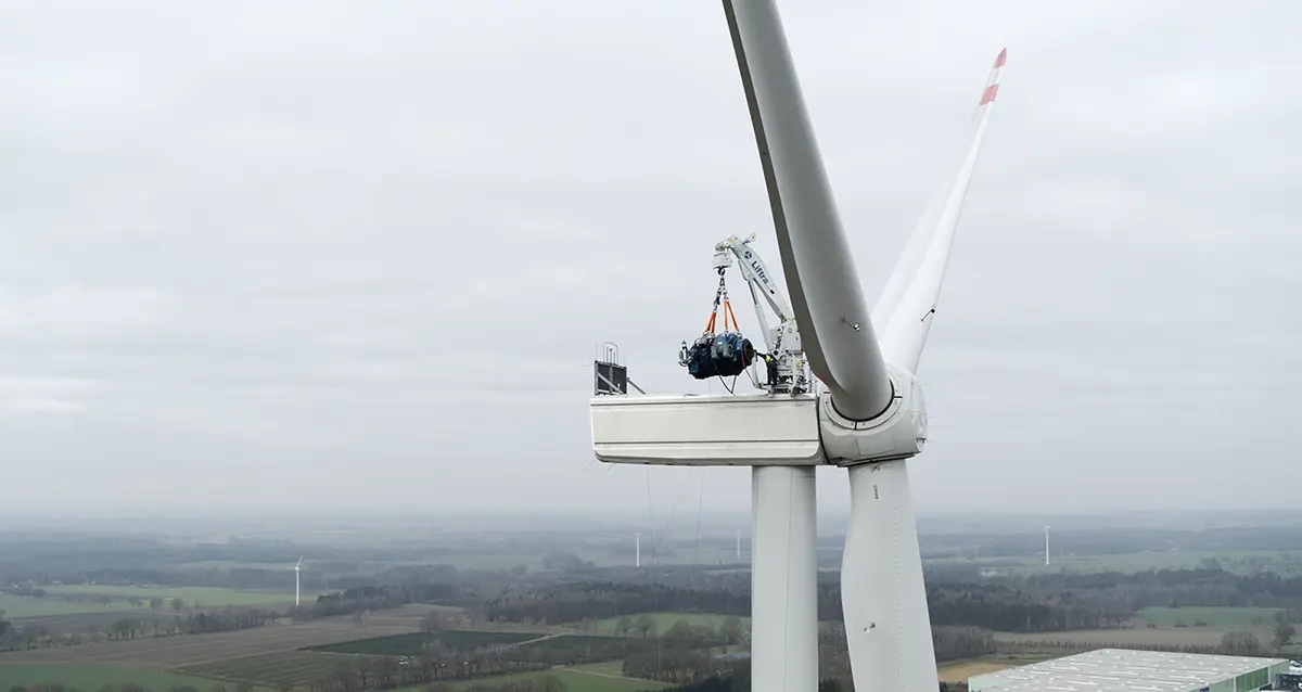 The Liftra up-tower crane conducts gearbox exchange in 4-6 days, from turbine shutdown to restart.